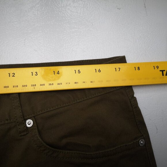 H&M Men's Size 36 Slim Fit Khaki Green Zipper & Button Closure Shorts - Picture 2 of 14